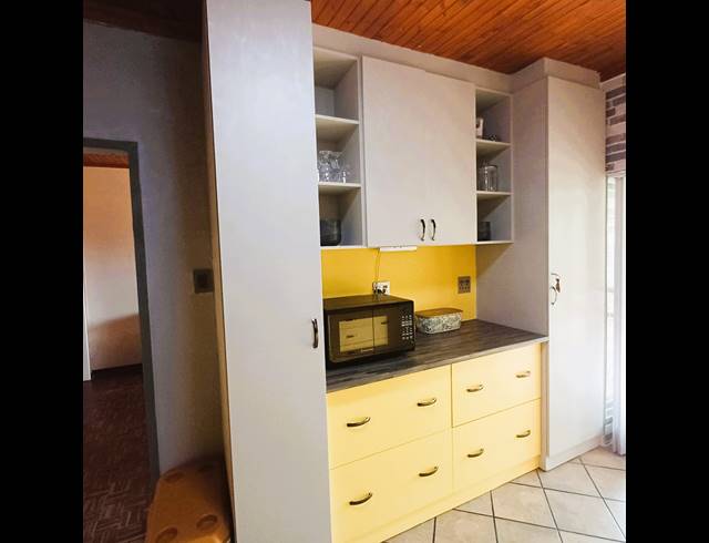 3 BEDROOM HOUSE FOR SALE IN ROTHDENE